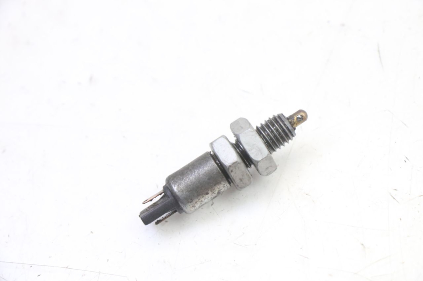 photo de REAR STOP LIGHT SWITCH APRILIA CLASSIC 125 (1995 - 2001) - Zoom on usage condition