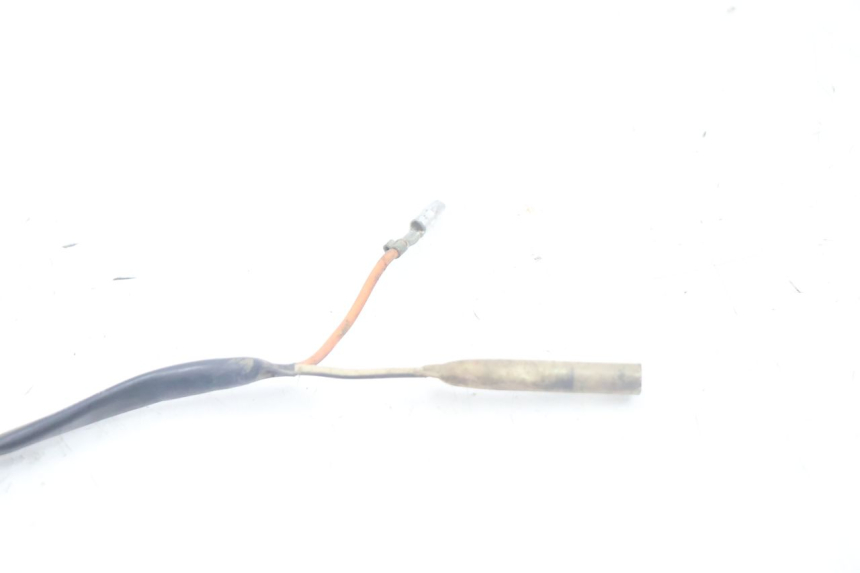 photo de REAR STOP LIGHT SWITCH SUZUKI DR S 600 (1985 - 1989) - Alternative perspective