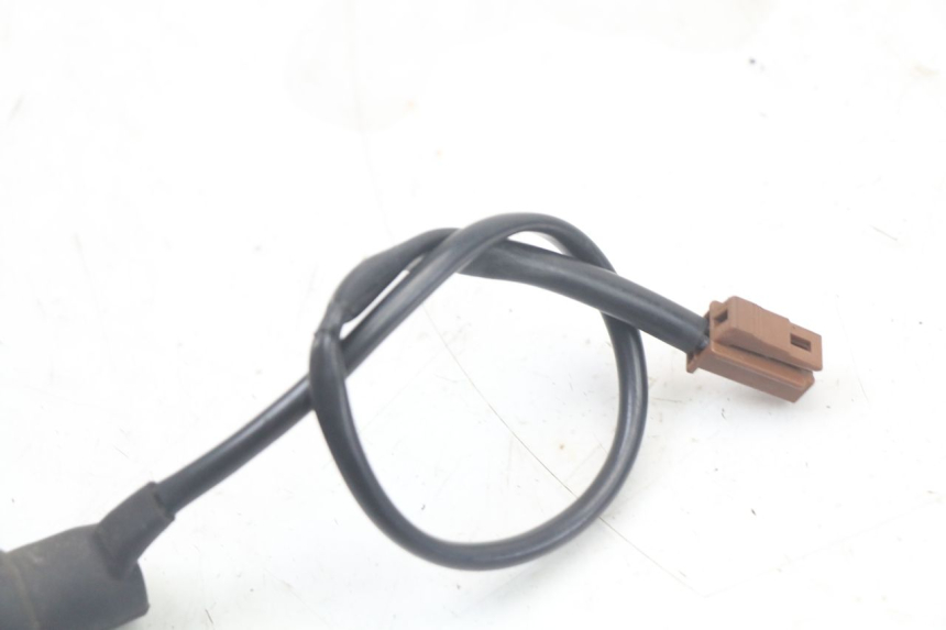 photo de REAR STOP LIGHT SWITCH YAMAHA FZ1 FAZER 1000 (2007 - 2009) - Alternative perspective