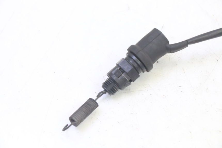 photo de REAR STOP LIGHT SWITCH YAMAHA FZ6 N FAZER 600 (2004 - 2006) - Zoom on usage condition