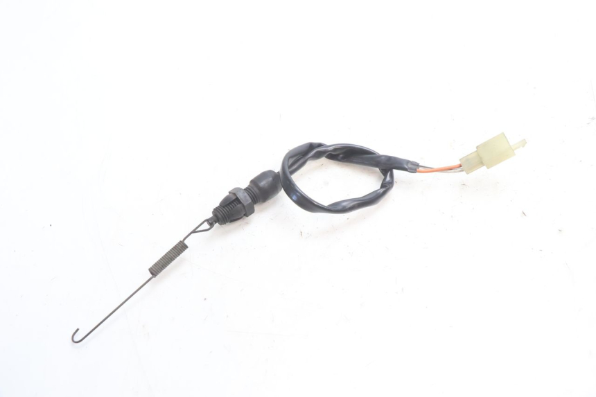 photo de REAR STOP LIGHT SWITCH SUZUKI GSR 600 (2005 - 2012) - Zoom on usage condition