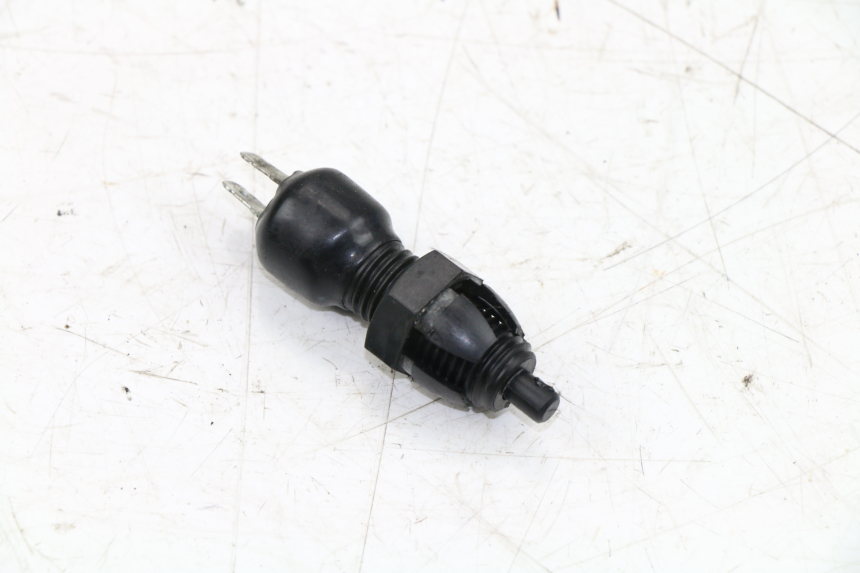 photo de REAR STOP LIGHT SWITCH SUZUKI GSX R 750 (1996 - 2000) - Zoom on usage condition