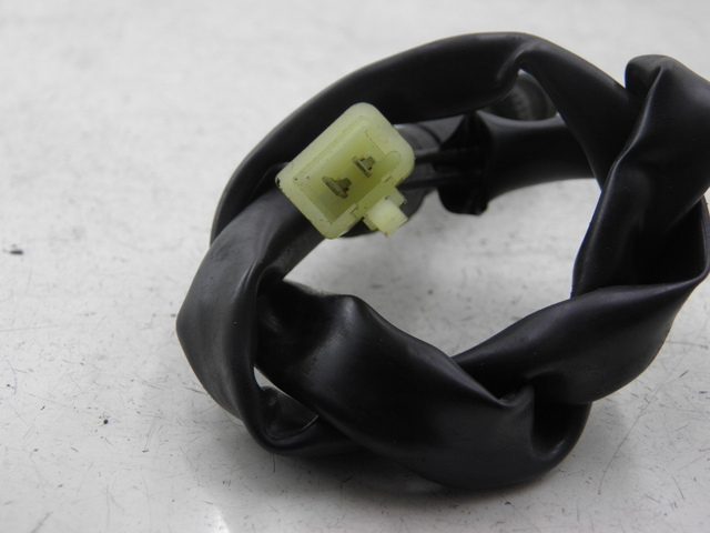 photo de REAR STOP LIGHT SWITCH HONDA CB F HORNET 600 (2002 - 2004) - Alternative perspective