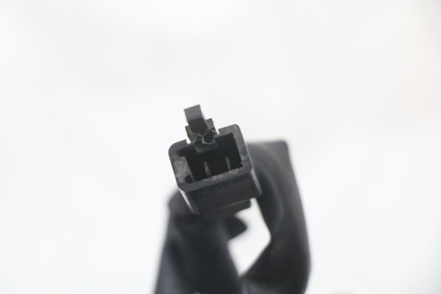 photo de REAR STOP LIGHT SWITCH HONDA CBR F 1000 (1993 - 1996) - Fixing points details