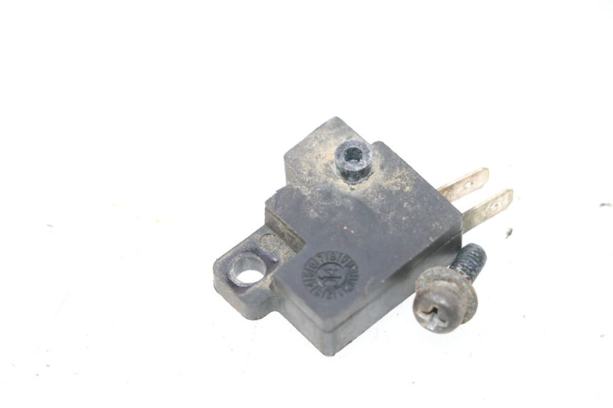 photo de REAR STOP LIGHT SWITCH KYMCO MXU R 250 (2004 - 2010) - Zoom on usage condition