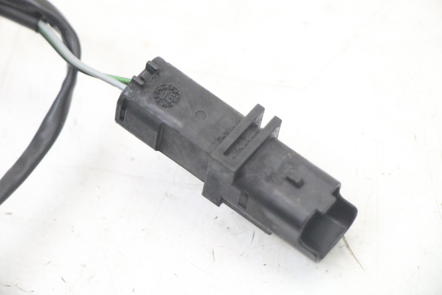 photo de REAR STOP LIGHT SWITCH PEUGEOT SATELIS COMPRESSOR K15 125 (2006 - 2009) - Alternative perspective