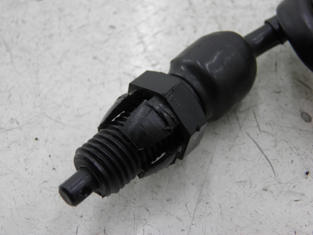 photo de REAR STOP LIGHT SWITCH SUZUKI SV S ABS 650 (2003 - 2009) - Component detail