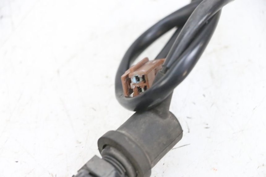 photo de REAR STOP LIGHT SWITCH YAMAHA TDM ABS 900 (2002 - 2014) - Zoom on usage condition