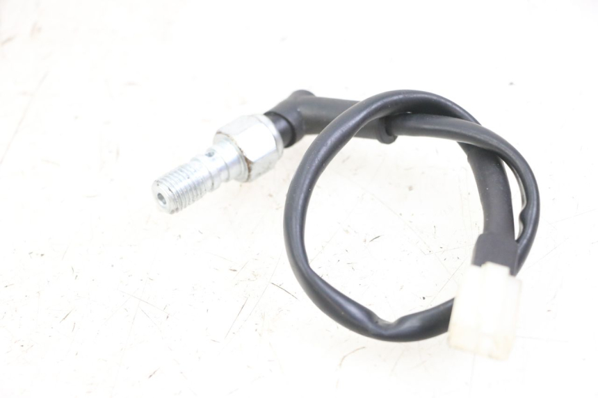 photo de REAR STOP LIGHT SWITCH VENT DERAPAGE 50 (2018 - 2023) - Zoom on usage condition