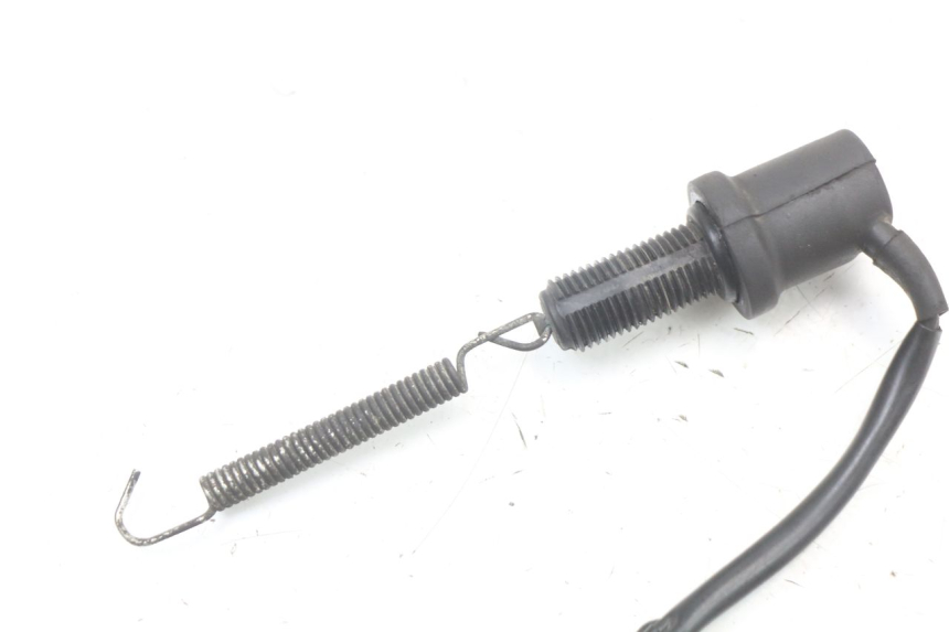 photo de REAR STOP LIGHT SWITCH YAMAHA XJS DIVERSION 600 (1997 - 1999) - Zoom on usage condition