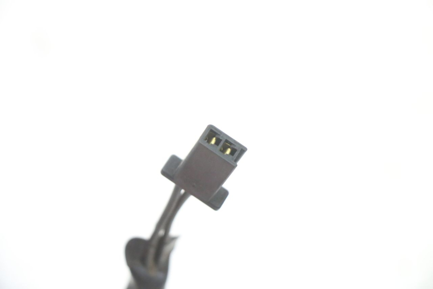 photo de REAR STOP LIGHT SWITCH HONDA XLV VARADERO 125 (2000 - 2006) - Technical close-up