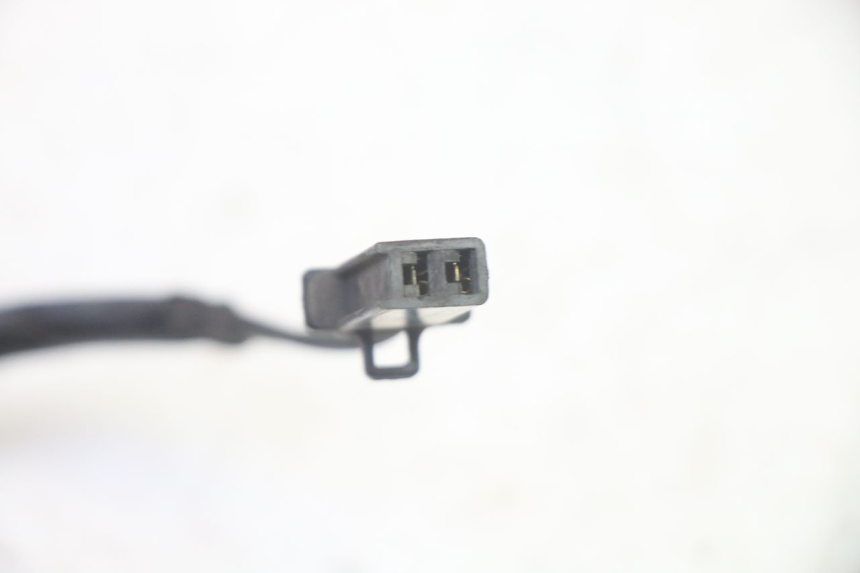 photo de REAR STOP LIGHT SWITCH KYMCO ZING 125 (1997 - 2003) - Alternative perspective