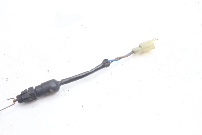 photo de REAR BRAKE LIGHT SWITCH KAWASAKI ZZR 600 (1995 - 2004) - Zoom on usage condition