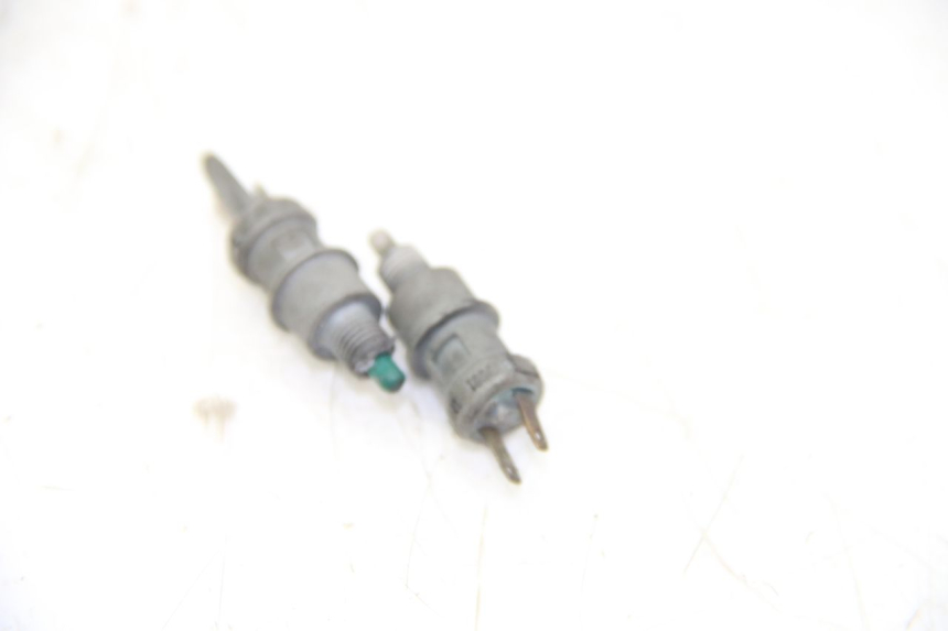 photo de STOP LIGHT SWITCH MBK BOOSTER SPIRIT 50 (1999 - 2003) - Component detail