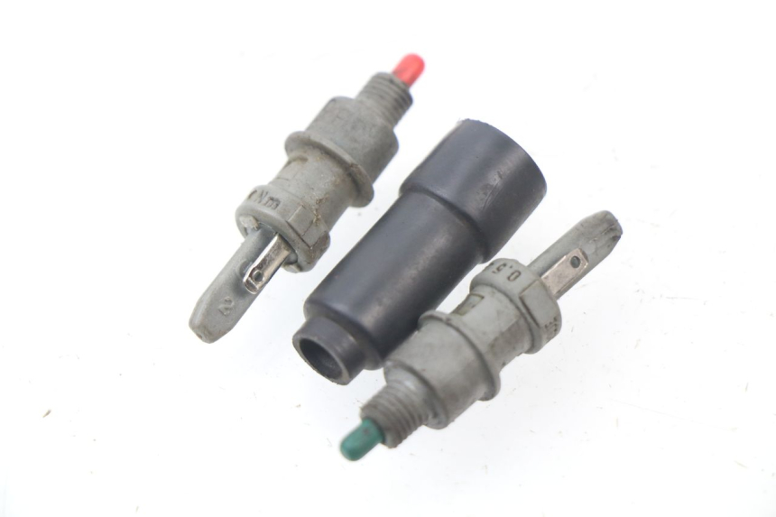 photo de STOP LIGHT SWITCH YAMAHA BW'S 50 (1999 - 2003) - Component detail