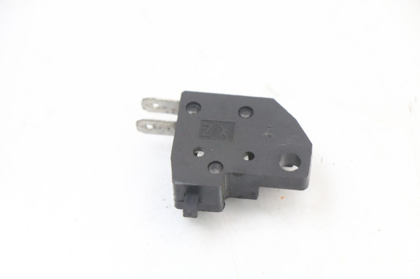 photo de Right brake light switch DAELIM A-FOUR 2T 50 (2005 - 2012) - Component detail