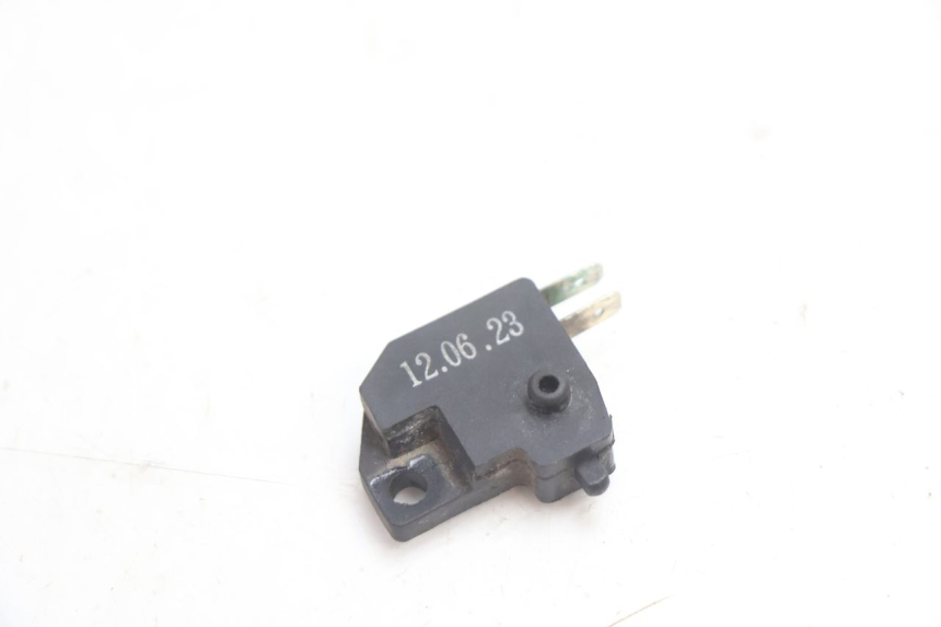 photo de RIGHT STOP LIGHT SWITCH KYMCO AGILITY 4T 10" 50 (2005 - 2018) - Alternative perspective