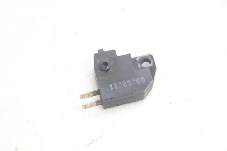 photo de RIGHT BRAKE LIGHT SWITCH KYMCO AGILITY 4T 50 (2005 - 2018) - Zoom on usage condition