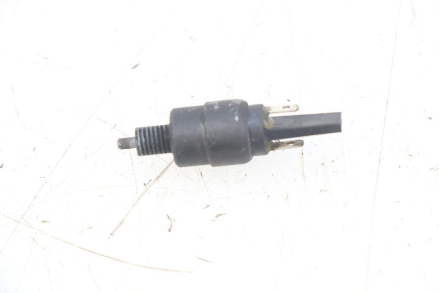 photo de RIGHT STOP LIGHT SWITCH APRILIA ATLANTIC 500 (2002 - 2003) - Zoom on usage condition