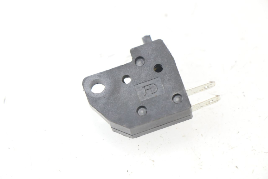 photo de RIGHT STOP LIGHT SWITCH S-RIDER CAPRI 2T 50 (2010 - 2017) - Zoom on usage condition