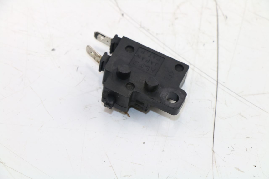 photo de RIGHT STOP LIGHT SWITCH HONDA CBR F 600 (1991 - 1994) - Zoom on usage condition
