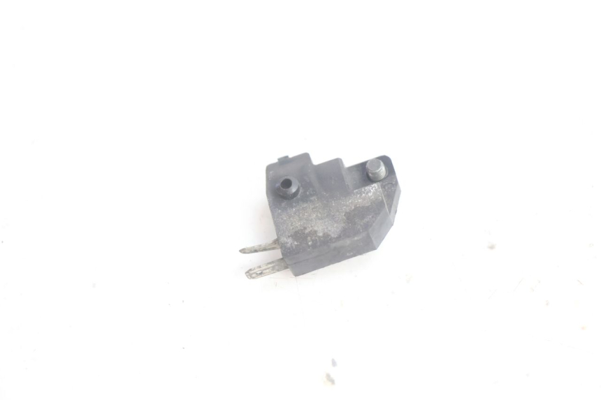 photo de RIGHT STOP LIGHT SWITCH SYM FIDDLE 3 III 50 (2014 - 2020) - Zoom on usage condition