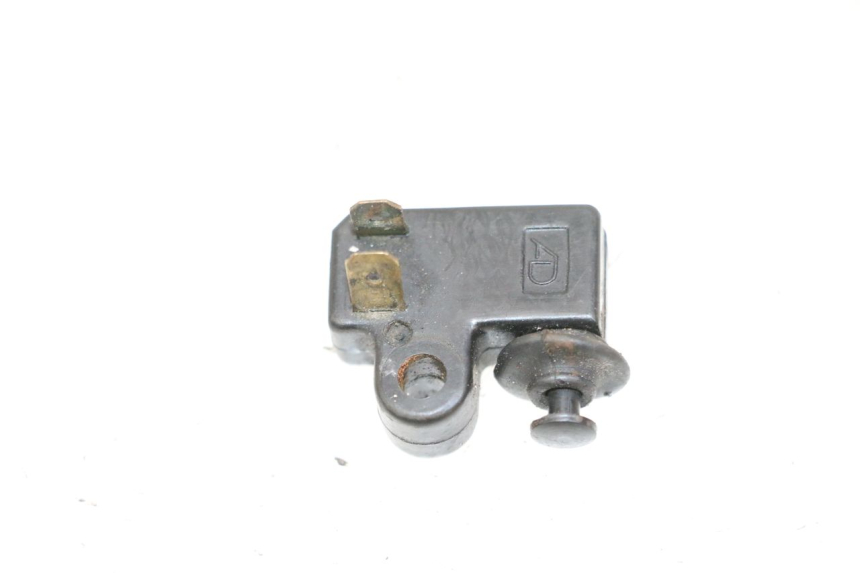 photo de RIGHT STOP LIGHT SWITCH YAMAHA FJ 36Y 1100 (1984 - 1985) - Zoom on usage condition