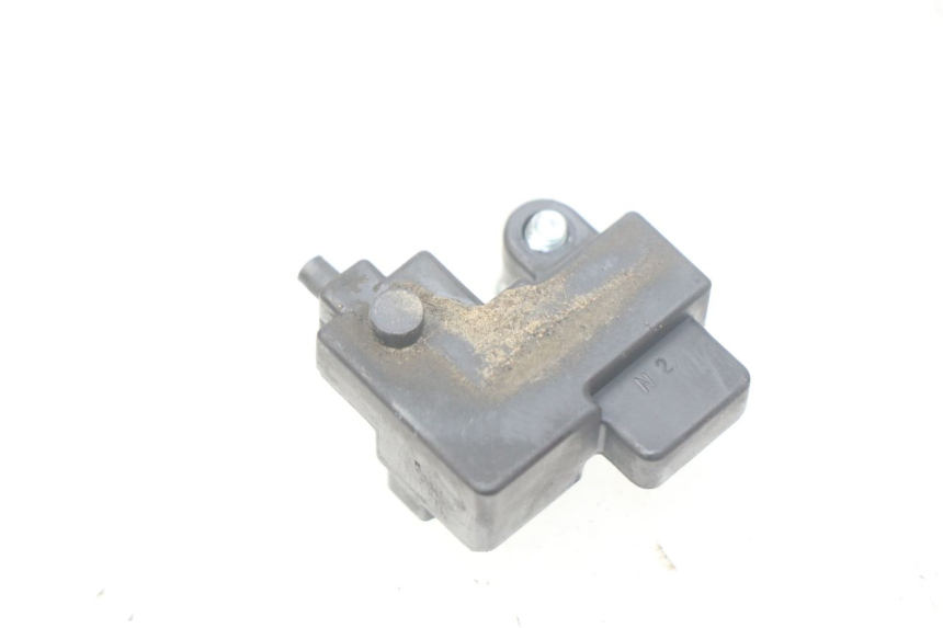 photo de RIGHT BRAKE LIGHT SWITCH YAMAHA FJR ABS 1300 (2006 - 2012) - Zoom on usage condition
