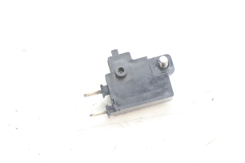 photo de RIGHT STOP LIGHT SWITCH YAMAHA FZ8 800 (2010 - 2016) - Zoom on usage condition