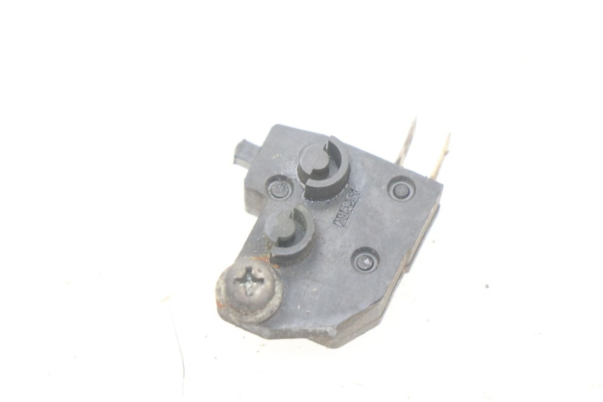 photo de RIGHT BRAKE LIGHT SWITCH PEUGEOT GEOPOLIS 400 (2007 - 2013) - Zoom on usage condition