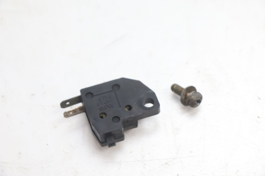 photo de RIGHT STOP LIGHT SWITCH KAWASAKI GPX F ZX750F 750 (1986 - 1990) - Zoom on usage condition