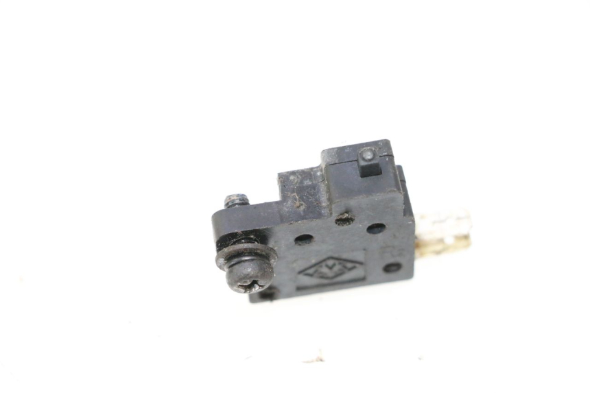 photo de RIGHT STOP LIGHT SWITCH KYMCO GRAND DINK 125 (2008 - 2014) - Zoom on usage condition