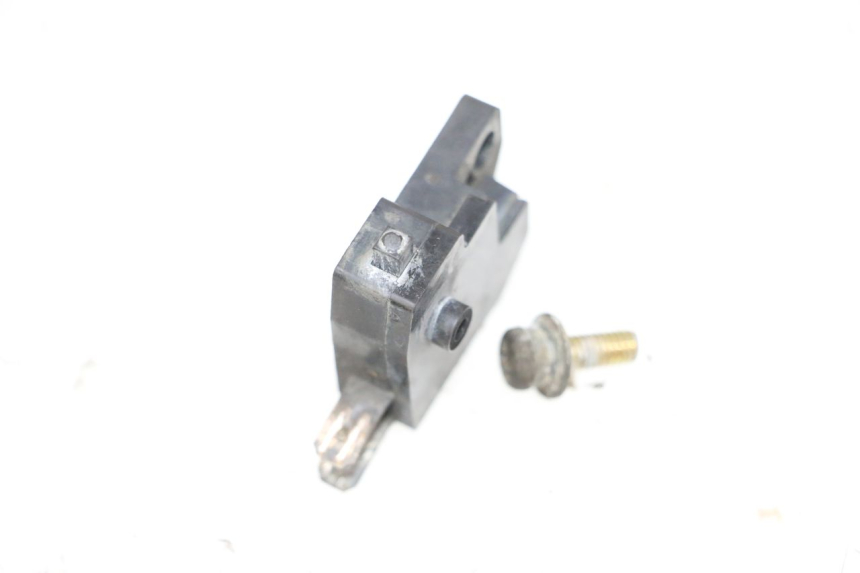 photo de RIGHT STOP LIGHT SWITCH SUZUKI GSXR GSX-R 1000 (2003 - 2004) - Zoom on usage condition