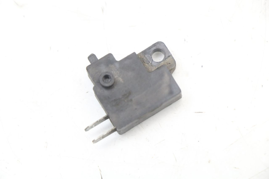 photo de RIGHT STOP LIGHT SWITCH HYOSUNG GTR 125 (2006 - 2008) - Zoom on usage condition