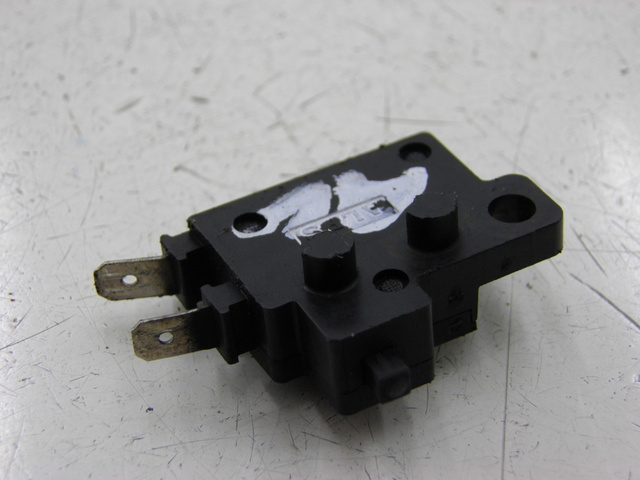 photo de RIGHT STOP LIGHT SWITCH HONDA CG 125 (2005 - 2007) - Main view