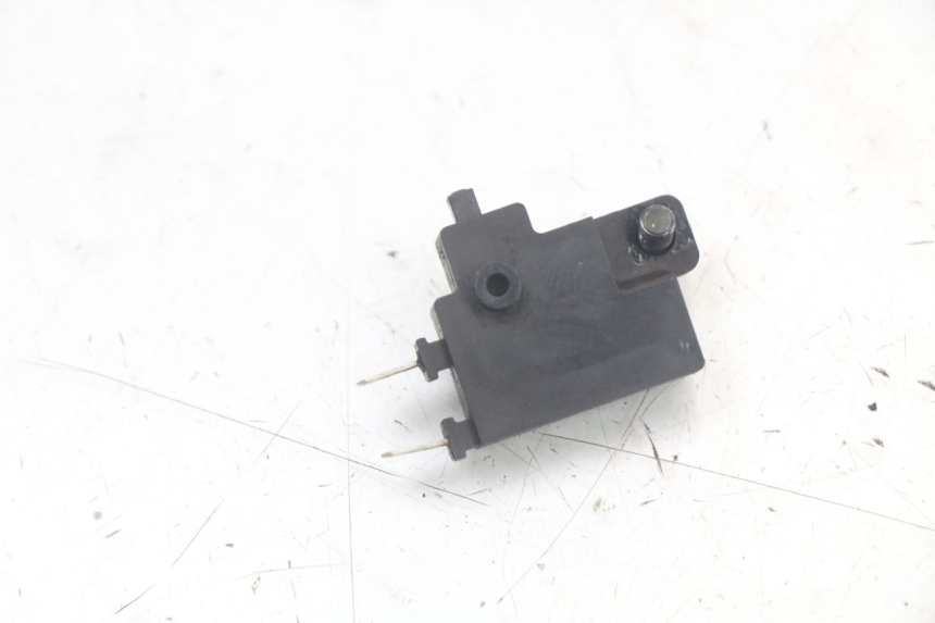 photo de RIGHT STOP LIGHT SWITCH HONDA PCX (JF28) 125 (2009 - 2011) - Zoom on usage condition