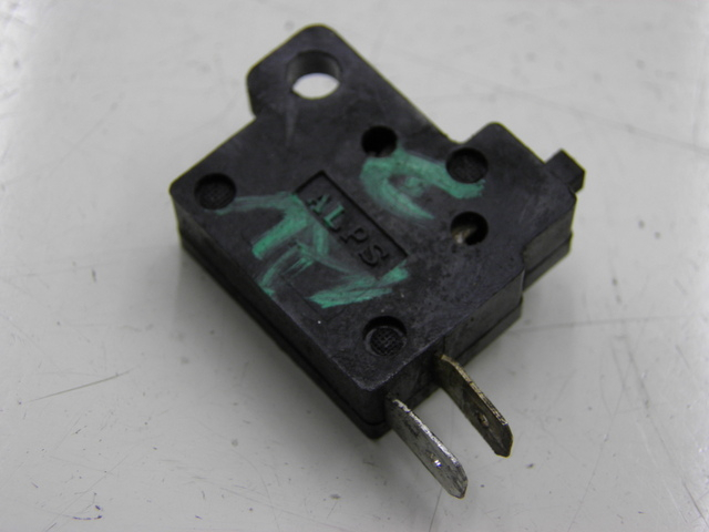 photo de RIGHT STOP LIGHT SWITCH HONDA SH 125 (2003 - 2004) - Main view