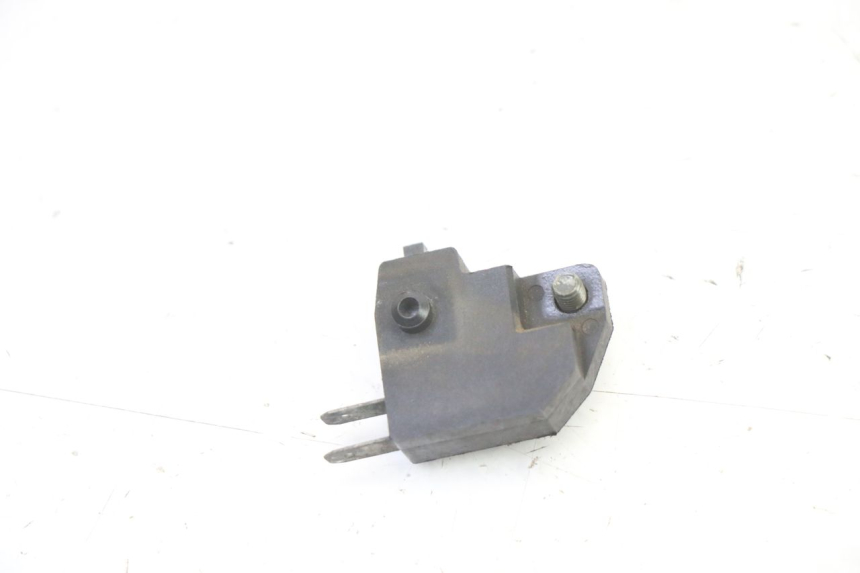 photo de RIGHT BRAKE LIGHT SWITCH SYM JET 14 4T 50 (2018 - 2022) - Zoom on usage condition