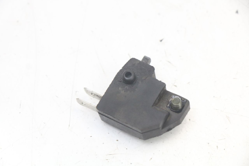 photo de RIGHT STOP LIGHT SWITCH JM MOTORS VX 125 (2022 - 2025) - Zoom on usage condition