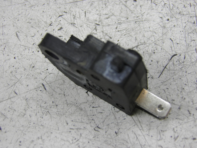 photo de RIGHT STOP LIGHT SWITCH JONWAY SOLANA 50 (2007 - 2016) - Zoom on usage condition