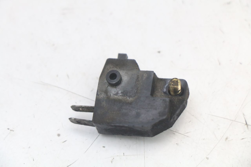 photo de RIGHT STOP LIGHT SWITCH KAWASAKI GTR 1000 (1994 - 2004) - Zoom on usage condition