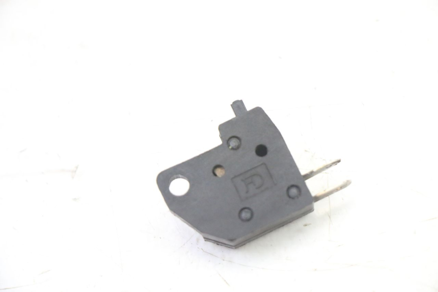 photo de RIGHT STOP LIGHT SWITCH PEUGEOT KISBEE 2T 50 (2010 - 2017) - Main view
