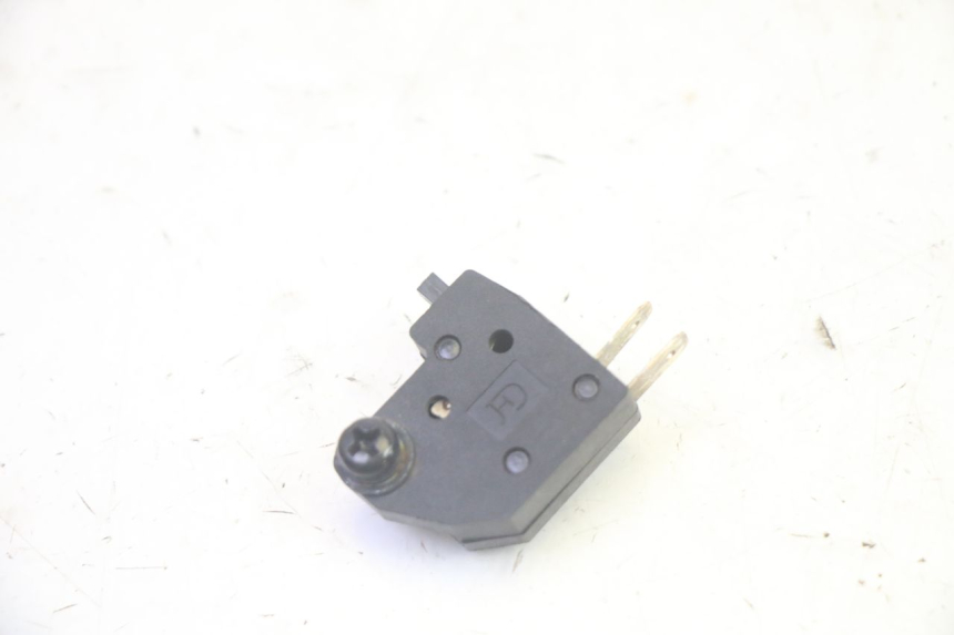 photo de RIGHT STOP LIGHT SWITCH PEUGEOT KISBEE 4T 50 (2018 - 2022) - Main view