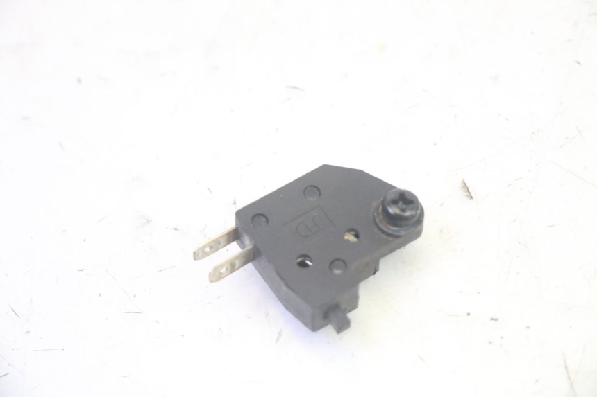 photo de RIGHT STOP LIGHT SWITCH PEUGEOT KISBEE 4T 50 (2018 - 2022) - Component detail