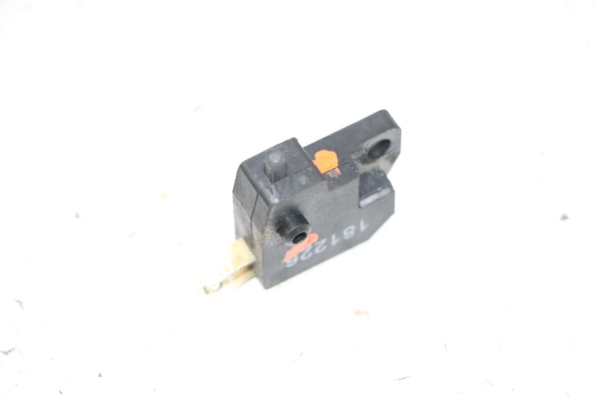 photo de RIGHT STOP LIGHT SWITCH PEUGEOT KISBEE 4T 50 (2018 - 2022) - Component detail