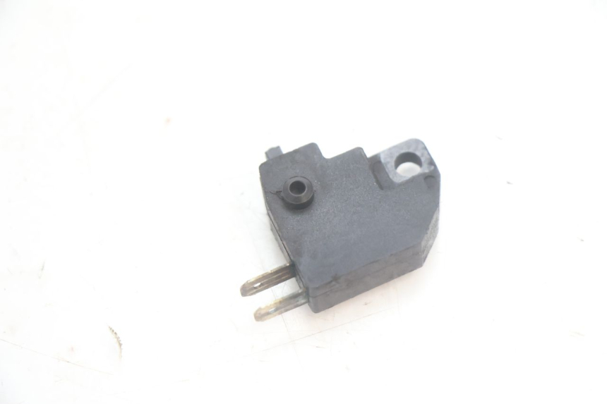 photo de RIGHT STOP LIGHT SWITCH PEUGEOT KISBEE 4T 50 (2010 - 2017) - Alternative perspective