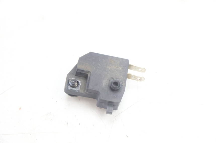 photo de RIGHT STOP LIGHT SWITCH PEUGEOT KISBEE 4T 50 (2018 - 2022) - Alternative perspective