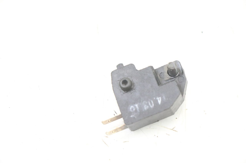 photo de RIGHT BRAKE LIGHT SWITCH KYMCO AGILITY 4T 50 (2005 - 2018) - Zoom on usage condition