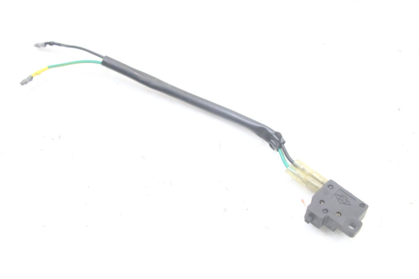 photo de RIGHT STOP LIGHT SWITCH KYMCO PEOPLE S 125 (2000 - 2008) - Zoom on usage condition