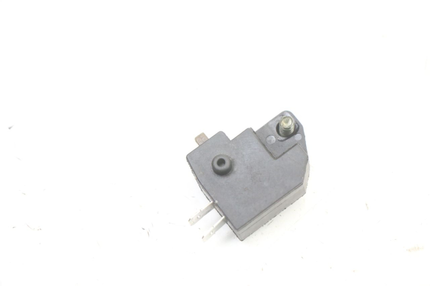 photo de RIGHT STOP LIGHT SWITCH LONGJIA SHARPY 125 (2020 - 2024) - Zoom on usage condition
